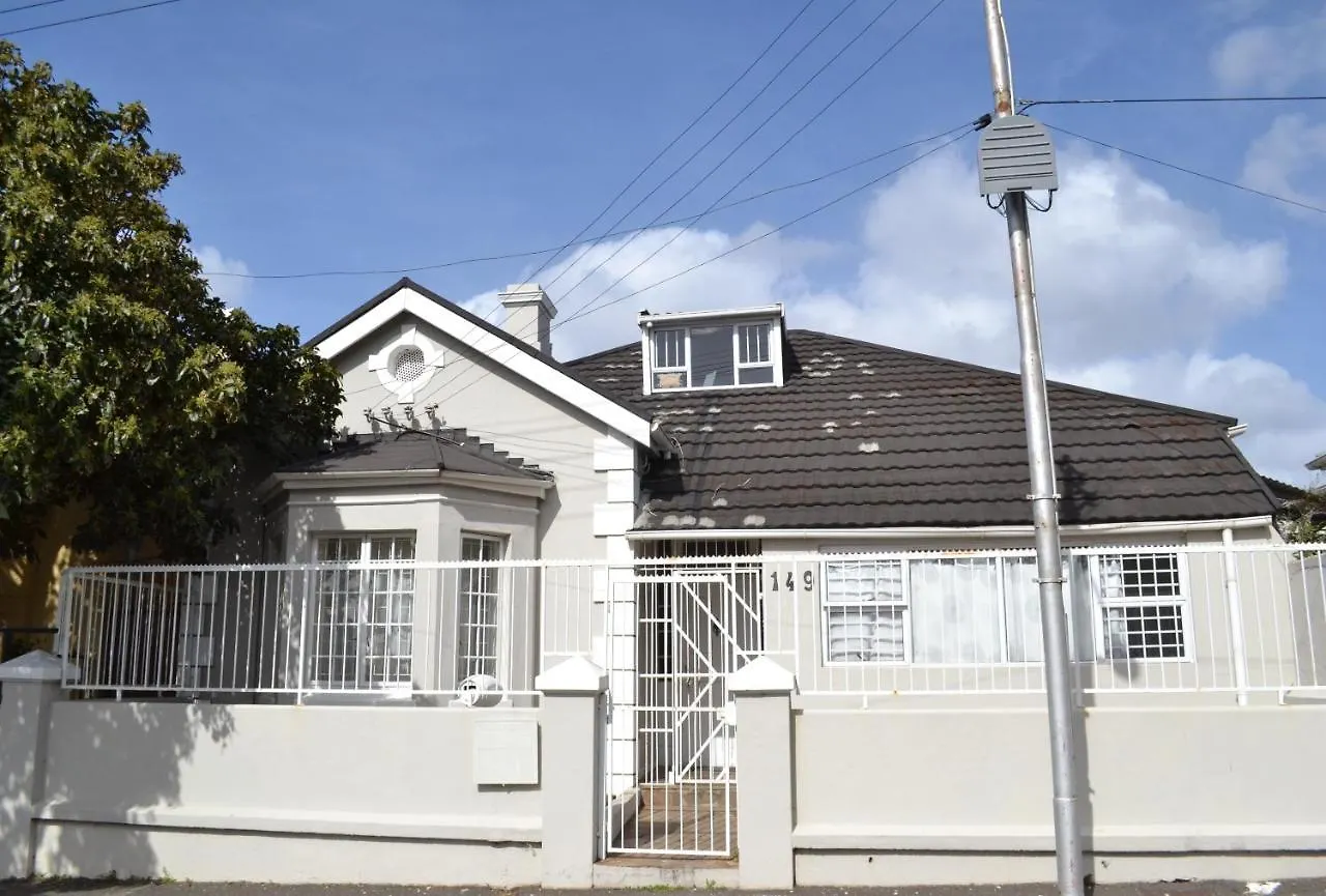 149 Rochester Road. Observatory Villa Cape Town Holiday home